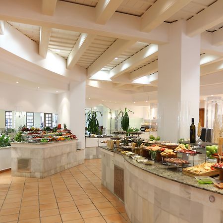 فندق إيبيروستار سيليكشن أندالوسيا بلايا شيكلانا دي لا فرونتيرا المظهر الخارجي الصورة The buffet at the hotel