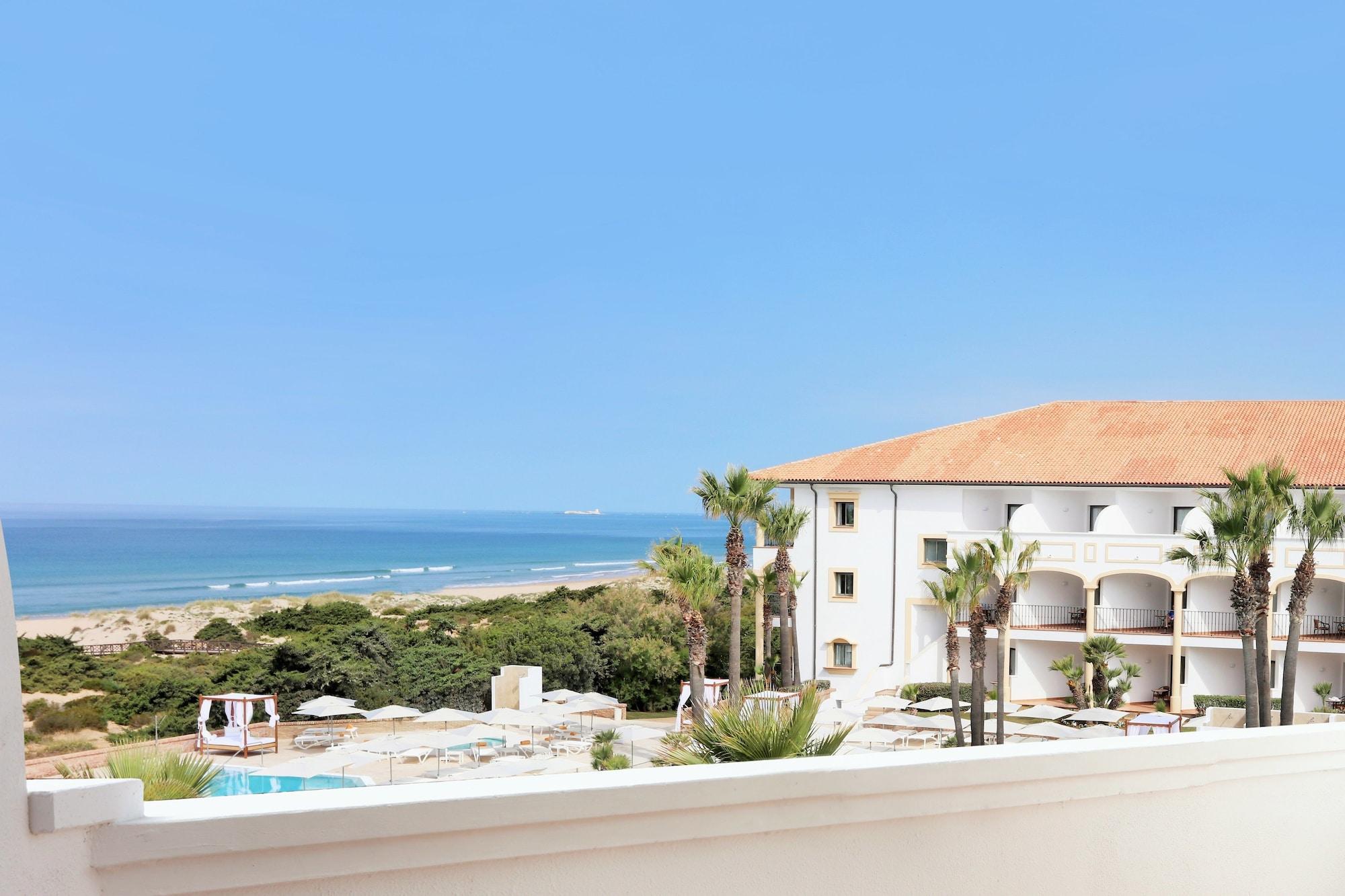 فندق إيبيروستار سيليكشن أندالوسيا بلايا شيكلانا دي لا فرونتيرا المظهر الخارجي الصورة View of the beach