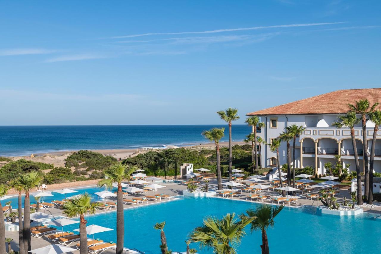 فندق إيبيروستار سيليكشن أندالوسيا بلايا شيكلانا دي لا فرونتيرا المظهر الخارجي الصورة The resort's main pool