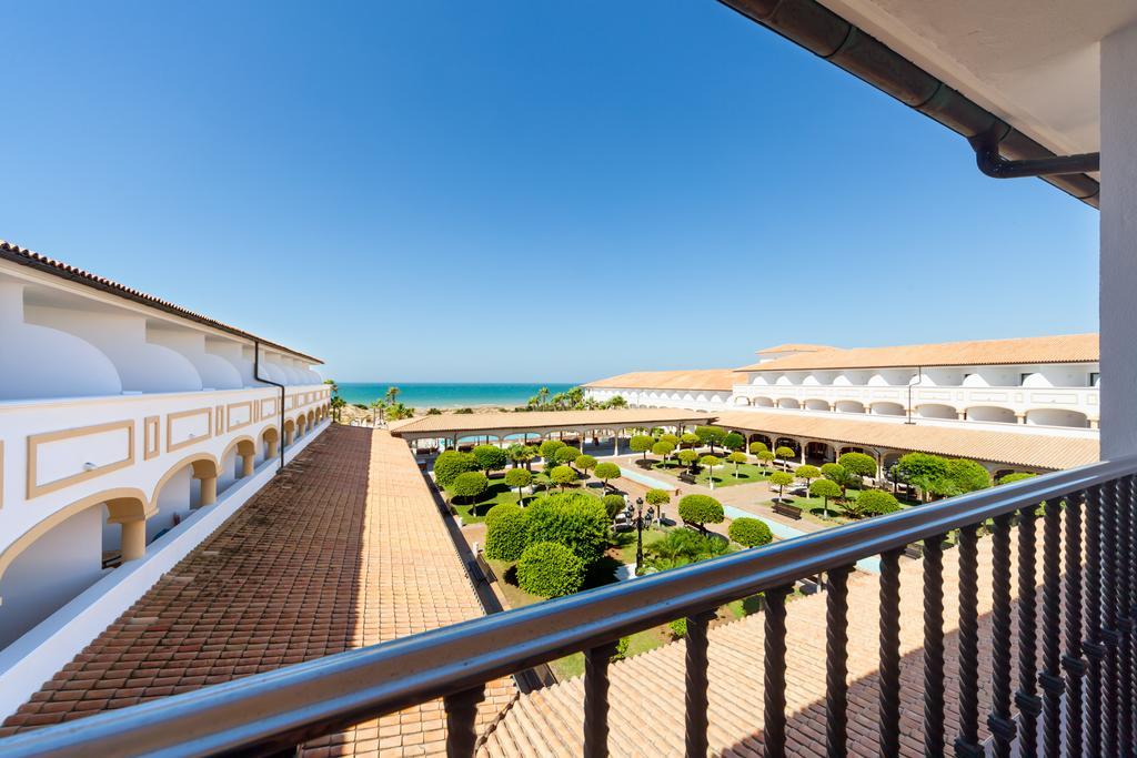 فندق إيبيروستار سيليكشن أندالوسيا بلايا شيكلانا دي لا فرونتيرا المظهر الخارجي الصورة View of the resort