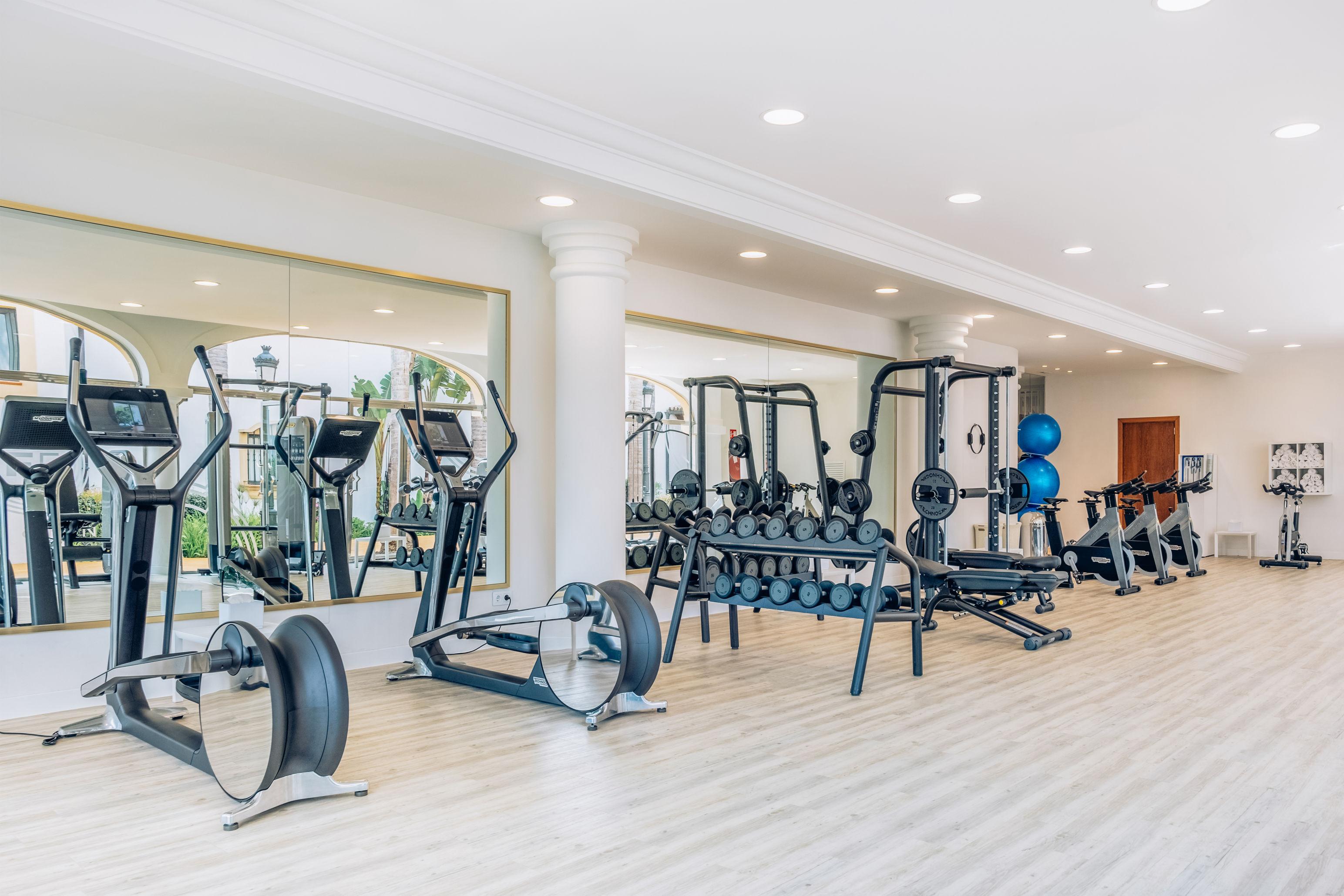 فندق إيبيروستار سيليكشن أندالوسيا بلايا شيكلانا دي لا فرونتيرا المظهر الخارجي الصورة The gym at the hotel