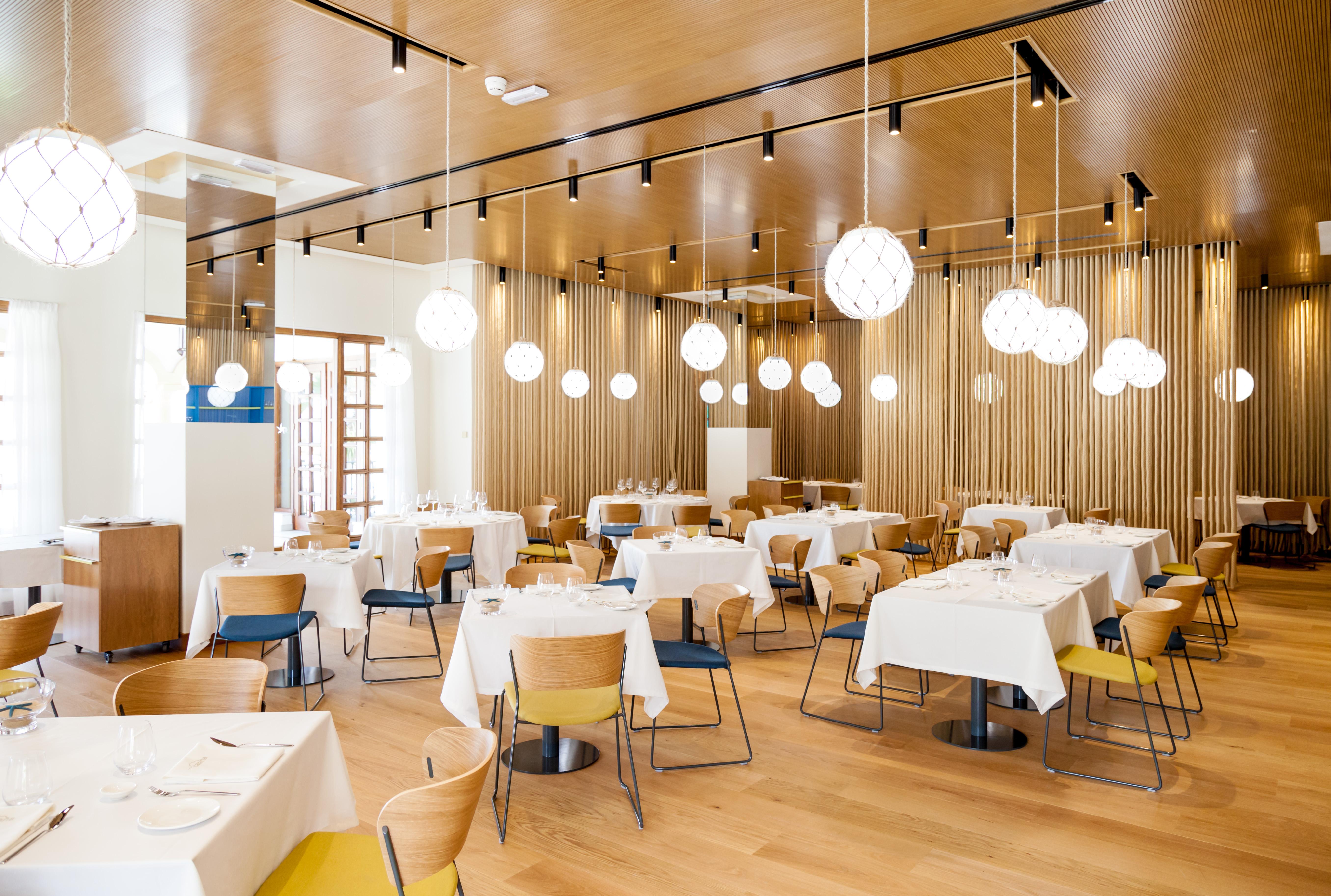 فندق إيبيروستار سيليكشن أندالوسيا بلايا شيكلانا دي لا فرونتيرا المظهر الخارجي الصورة Restaurant AOC