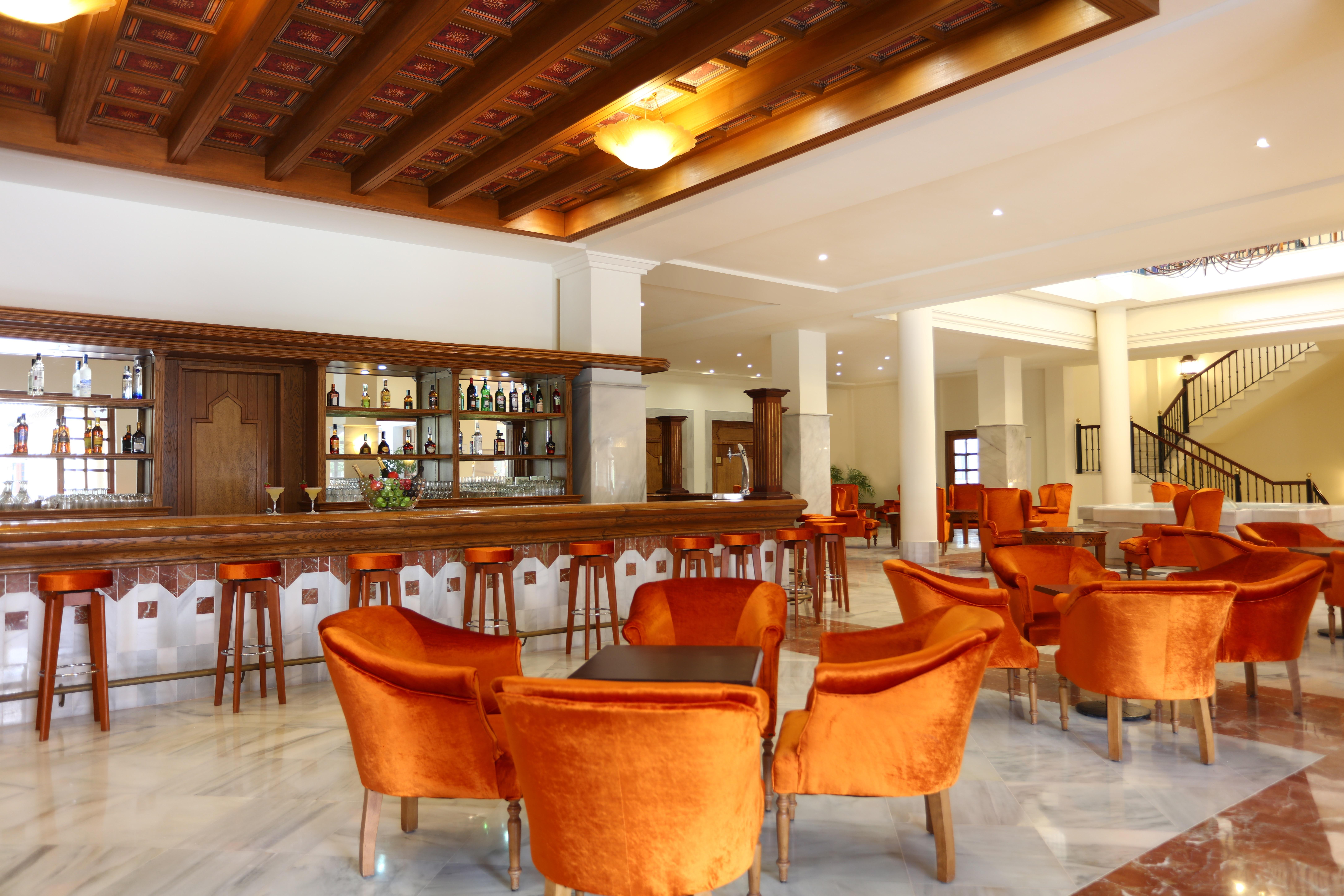 فندق إيبيروستار سيليكشن أندالوسيا بلايا شيكلانا دي لا فرونتيرا المظهر الخارجي الصورة The bar at the hotel