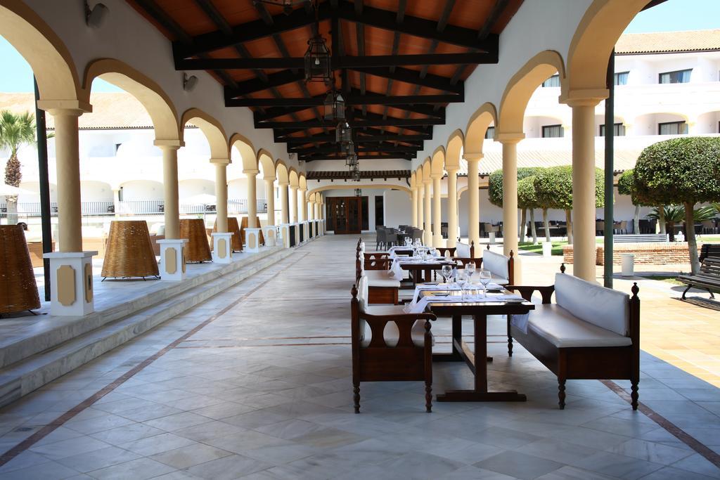 فندق إيبيروستار سيليكشن أندالوسيا بلايا شيكلانا دي لا فرونتيرا المظهر الخارجي الصورة The restaurant at the hotel